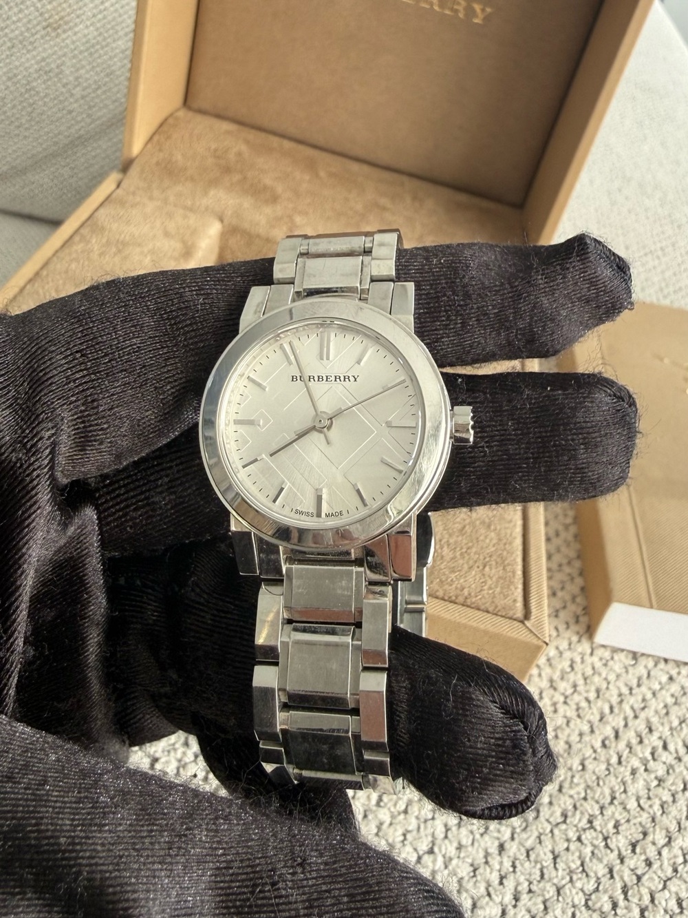 Burberry women’s Silver Stainless Steel Watch - Picture 4 of 15